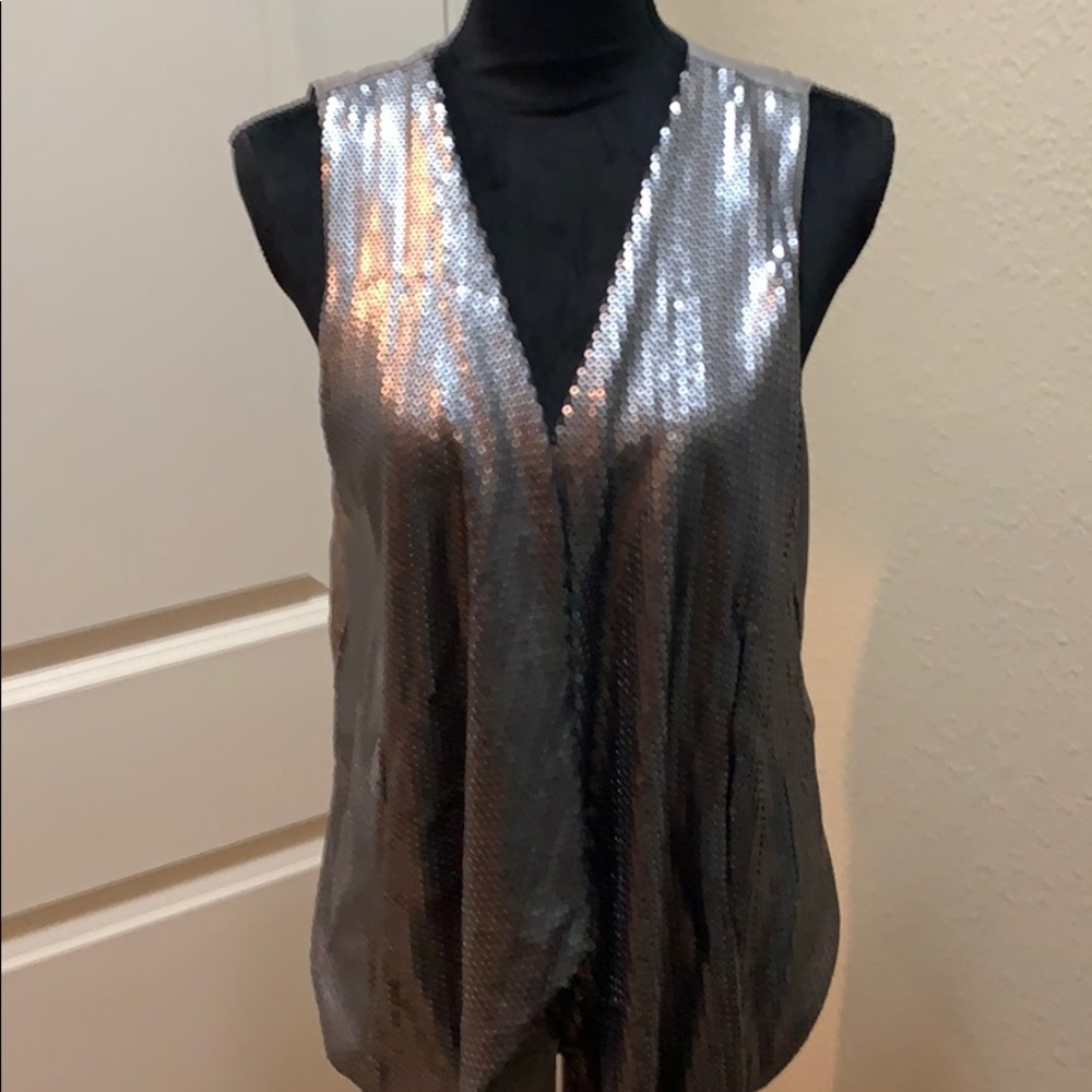 Vest - Picture 3 of 7